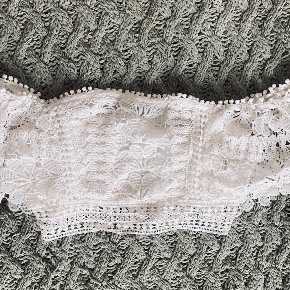 Woman’s Cropped Lace Top